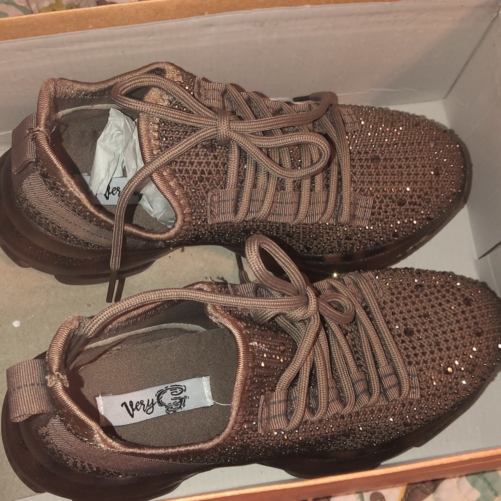 NIB Very G Hella Sneakers Taupe 6 - Picture 4 of 4